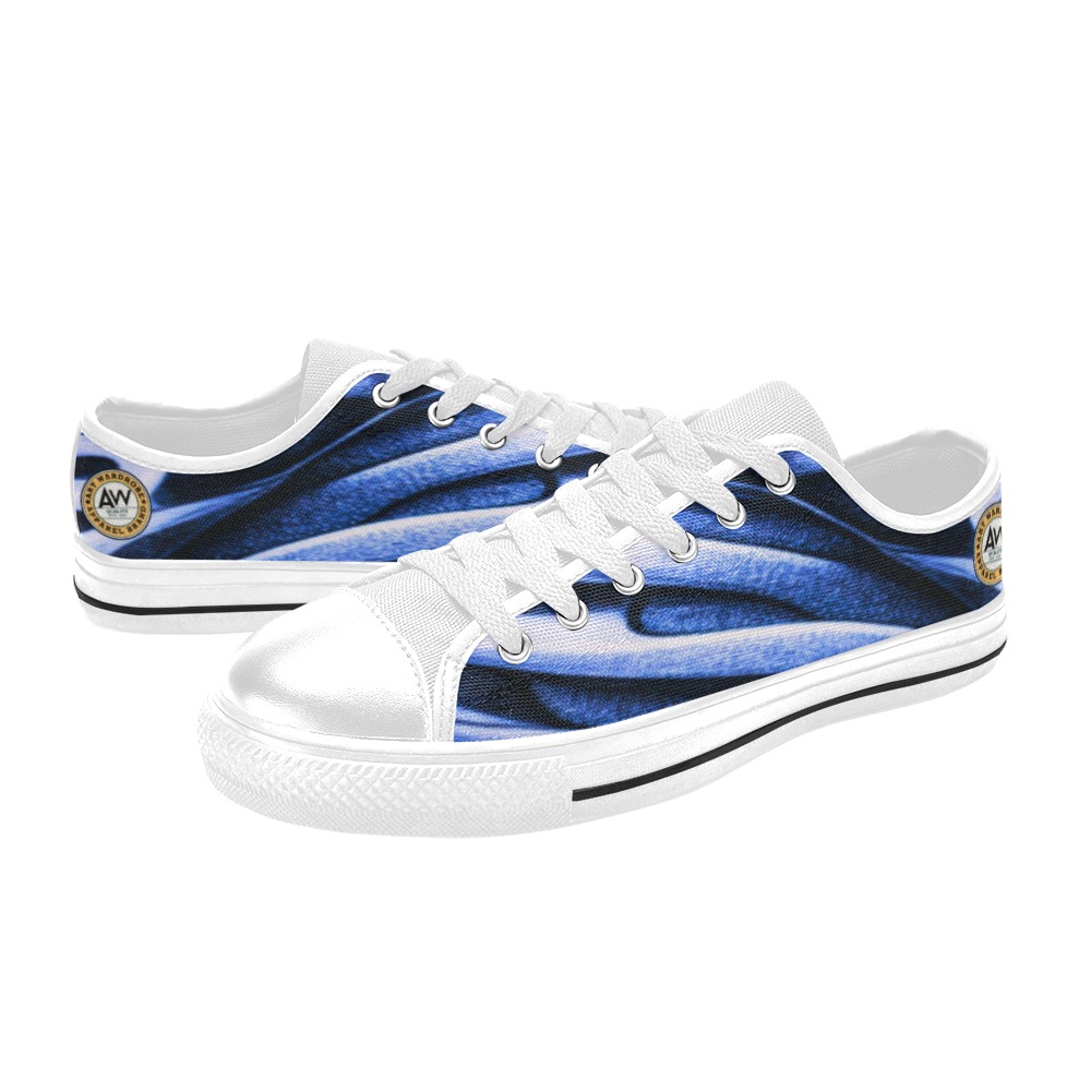 blue and white striped pattern Women's Classic Canvas Shoes (Model 018)