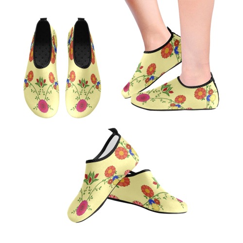 Flowers on the Vine / Yellow Women's Slip-On Water Shoes (Model 056)