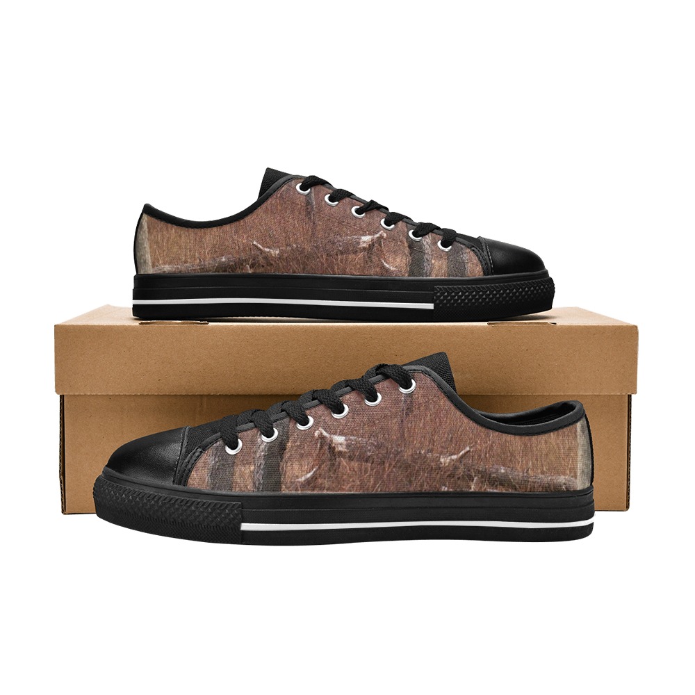 Falling tree in the woods Men's Classic Canvas Shoes (Model 018)