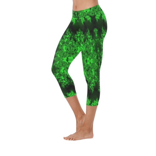 Frost on the Evergreens Fractal Women's Low Rise Capri Leggings (Invisible Stitch) (Model L08)
