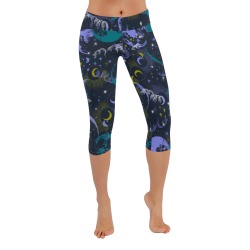 Night sky of stars abstract D Women's Low Rise Capri Leggings (Invisible Stitch) (Model L08)
