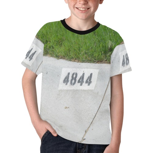 Street Number 4844 with black collar Kids' All Over Print T-shirt (Model T65)