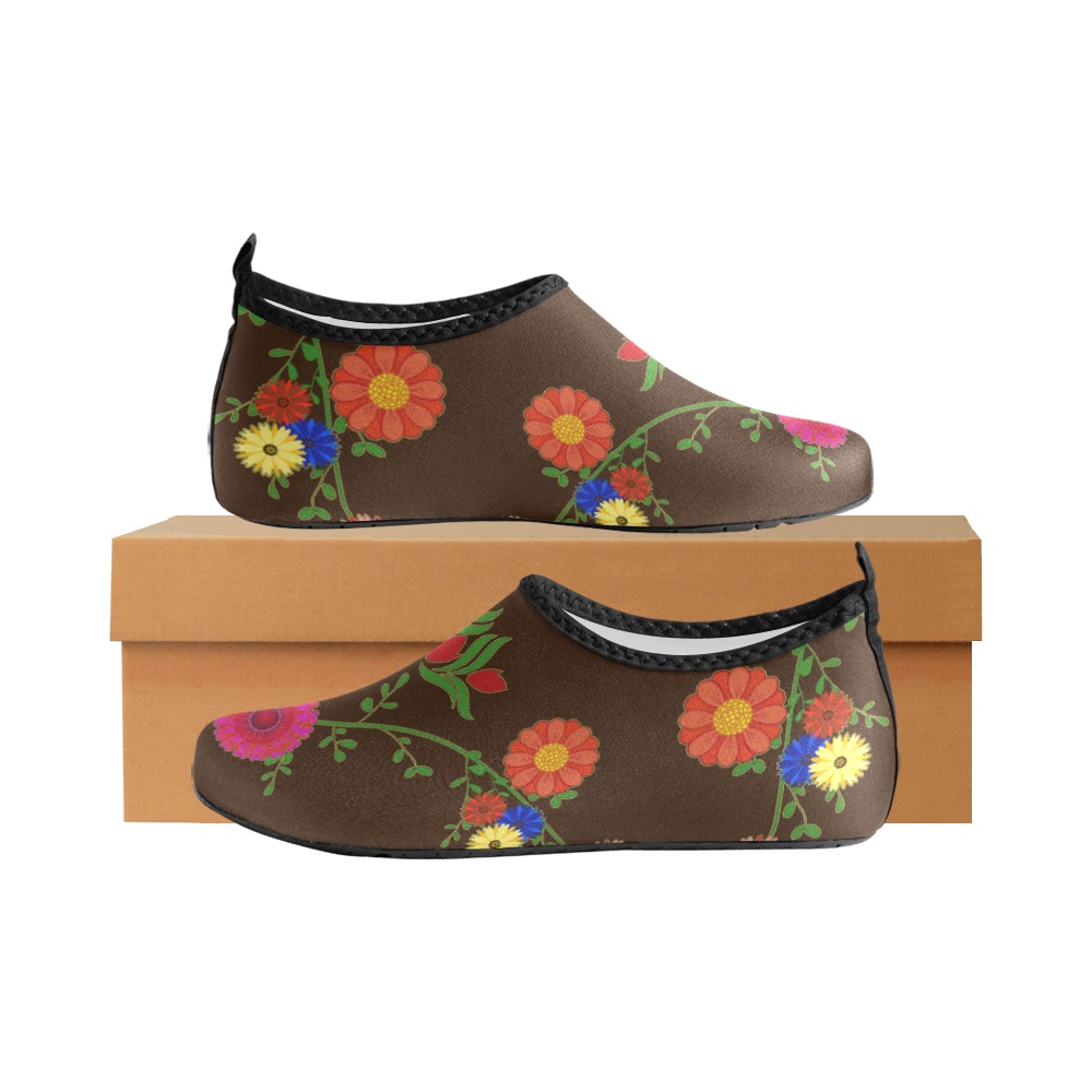 Flowers on the Vine / Brown Men's Slip-On Water Shoes (Model 056)