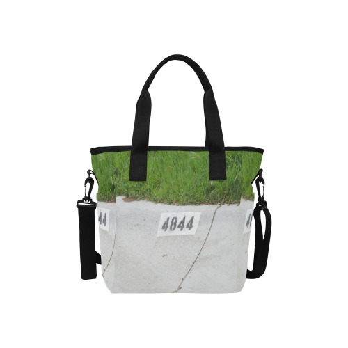 Street Number 4844 Insulated Tote Bag with Shoulder Strap (Model 1724)