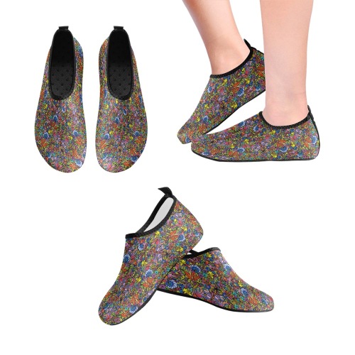 Lac La Hache Wildflowers - Small Pattern Women's Slip-On Water Shoes (Model 056)