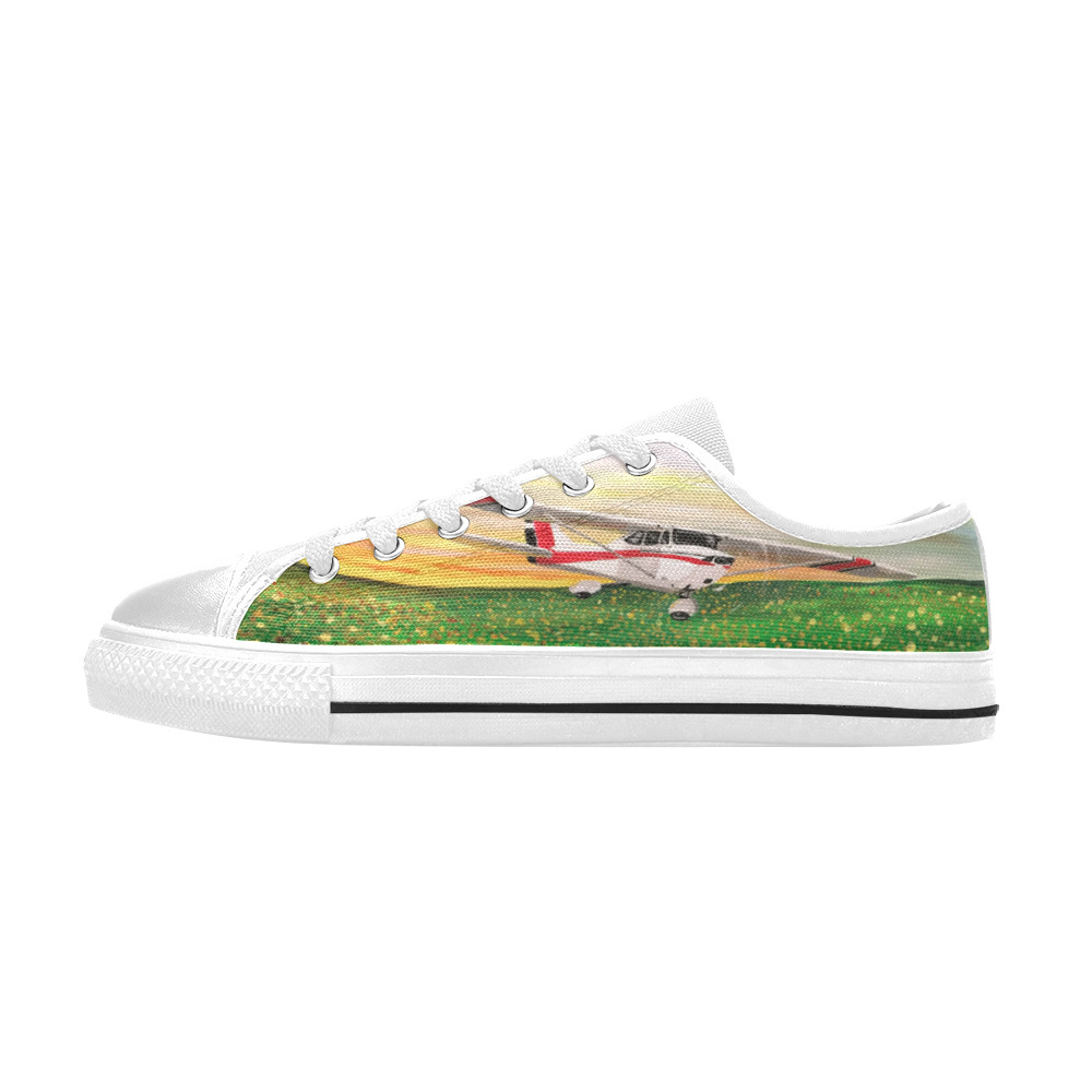The Flight Of Sunflowers Women's Classic Canvas Shoes (Model 018)