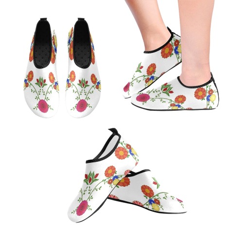 Flowers on the Vine / White Women's Slip-On Water Shoes (Model 056)