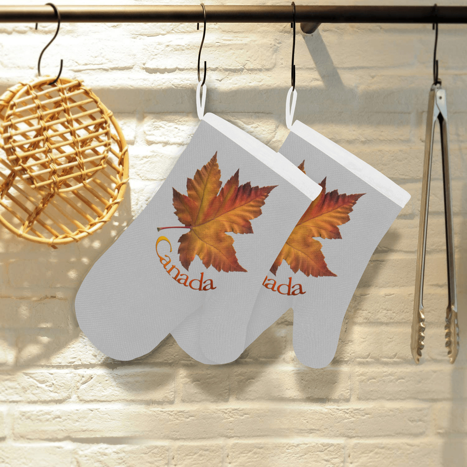 Canada Maple Leaf Souvenir Linen Oven Mitt (Two Pieces)