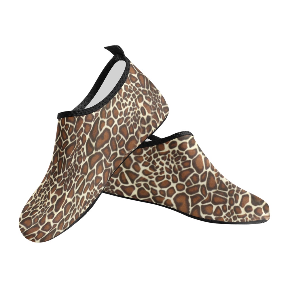 Giraffe Animal Pattern Men's Slip-On Water Shoes (Model 056)