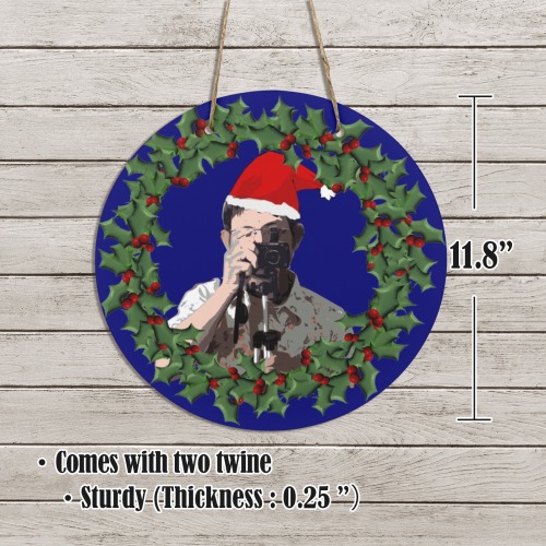 Christmas Photographer Wreath Round Wooden Door Sign 11.8''