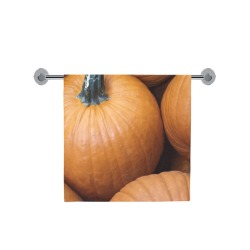 Pile of Pumpkins Bath Towel 30"x56"