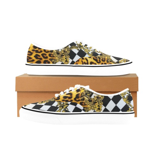 classic_men_s_canvas_low_top_shoes_model