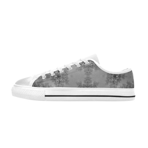 Cloudy Day in the Garden Frost Fractal Women's Classic Canvas Shoes (Model 018)