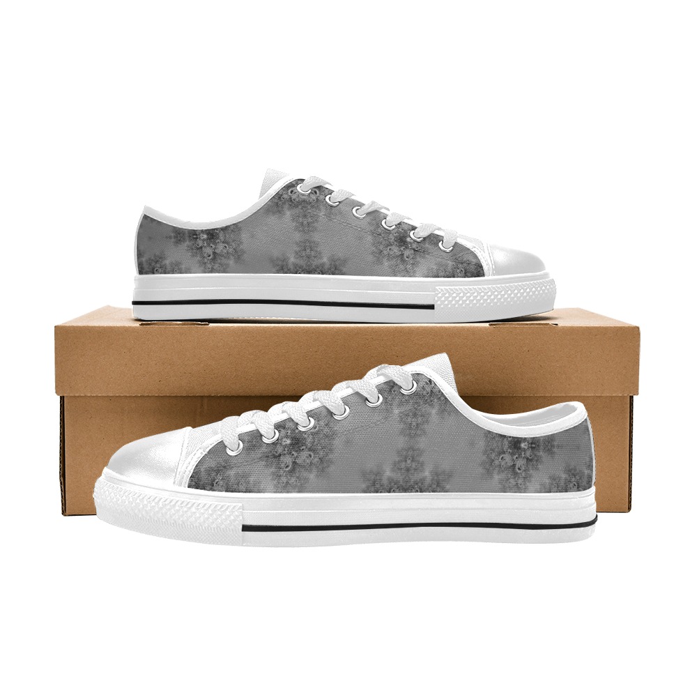 Cloudy Day in the Garden Frost Fractal Women's Classic Canvas Shoes (Model 018)