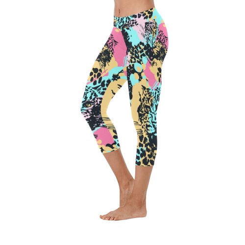 girl loves cheetah capri leggings Women's Low Rise Capri Leggings (Invisible Stitch) (Model L08)
