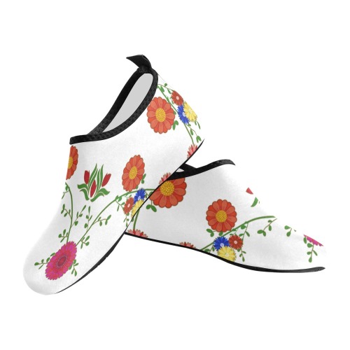 Flowers on the Vine / White Men's Slip-On Water Shoes (Model 056)